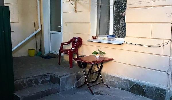 Отдых в Крыму | Однокомнатная квартира 5 мест с двориком у моря посуточно