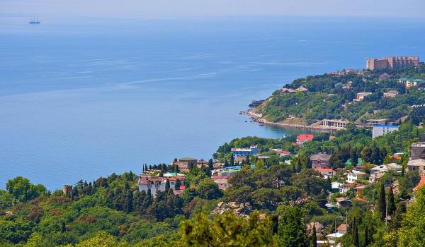 Отдых в Крыму | Однокомнатный домик с видом на горы и море для троих человек 