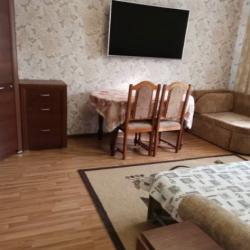 Отдых в Крыму | Четырёхкомнатный дом посуточно на восемь человек в центре