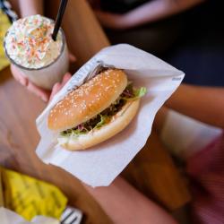 Отдых в Крыму | HOTDOGGER крафтовые хот доги бургеры и закуски с доставкой