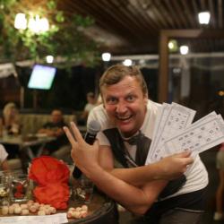 Отдых в Крыму | Praha Nova пивной паб большой ассортимент пива мяса и закусок