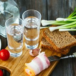 Отдых в Крыму | Модная рюмочная - бар, недорогой алкоголь и закуски, уютное общение