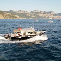 Отдых в Крыму | PRO BlackSea морская рыбалка на семиместном катере с каютой