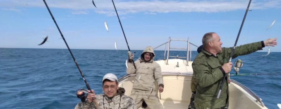Отдых в Крыму | Морская рыбалка с моторного катера с выходом из Стрелецкой бухты