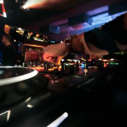 Отдых в Крыму | Будда бар ночной клуб лучшие DJ электронная музыка бар с коктейлями