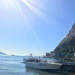Отдых в Крыму | Охотник скоростной катер для прогулок дайвинга в Новом Свете