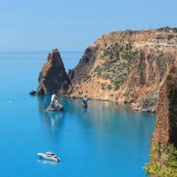 Отдых в Крыму | Трехместный скоростной моторный катер в аренду в Балаклаве